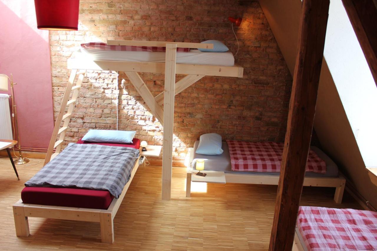 Schicksaal* Hostel ลูเบค ภายนอก รูปภาพ